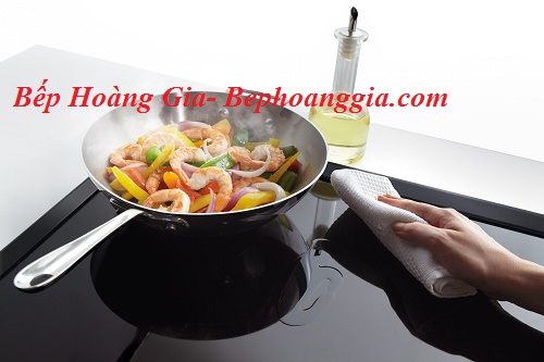 vệ sinh bếp từ